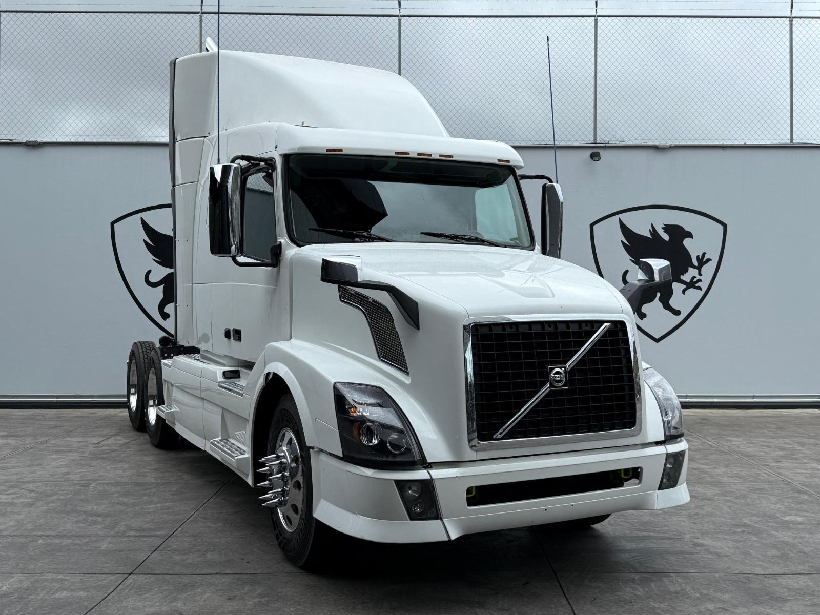 2016 VOLVO TRUCKS VNL 64T 630 - FRONT_PASSENGER_SIDE