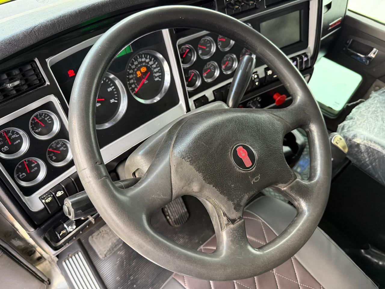2016 KENWORTH T800 - DASHBOARD