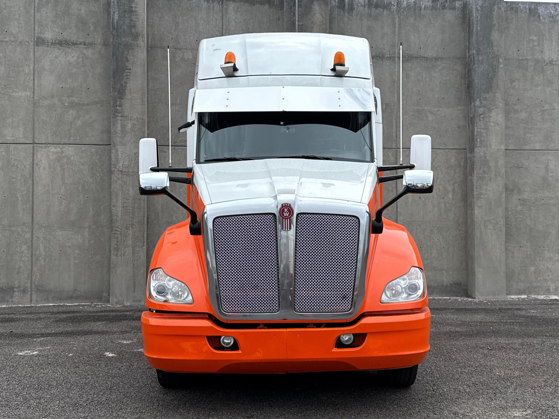 2020 KENWORTH T680 - FRONT