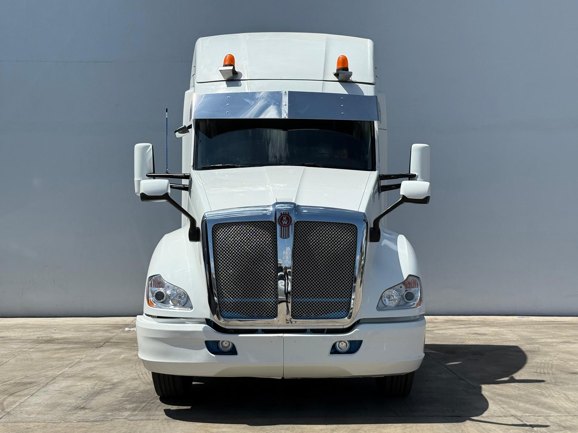 2020 KENWORTH T680 - FRONT
