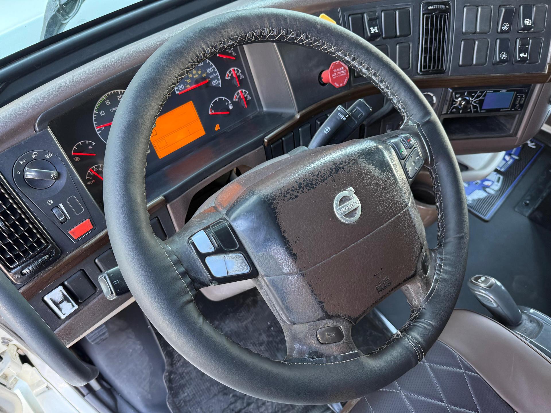 2016 VOLVO TRUCKS VNL 64T 630 - ODOMETER