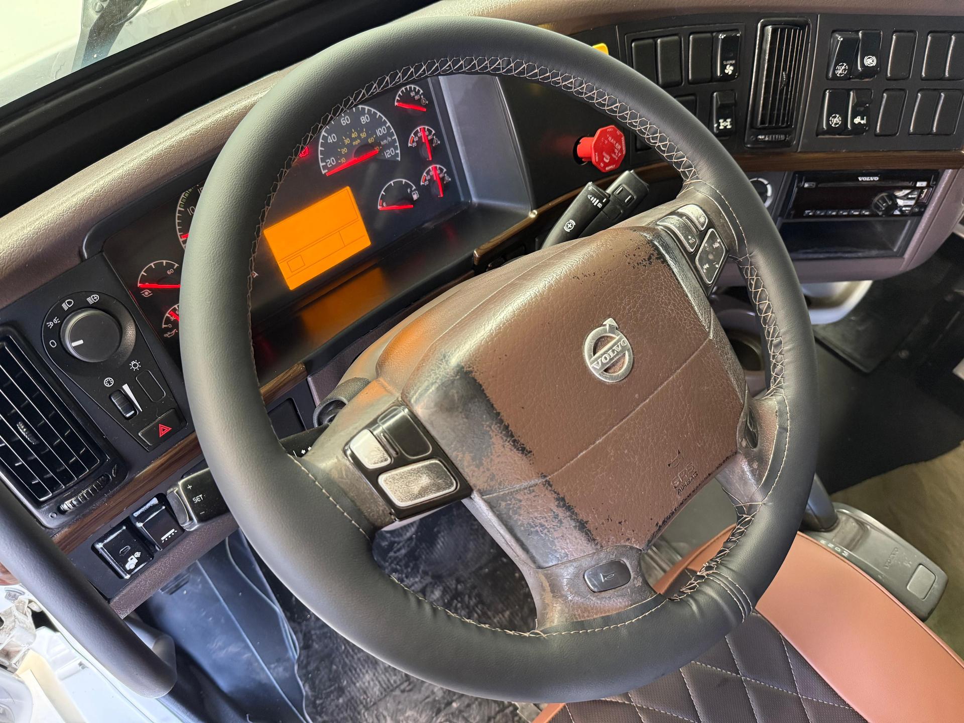 2016 VOLVO TRUCKS VNL 64T 630 - ODOMETER