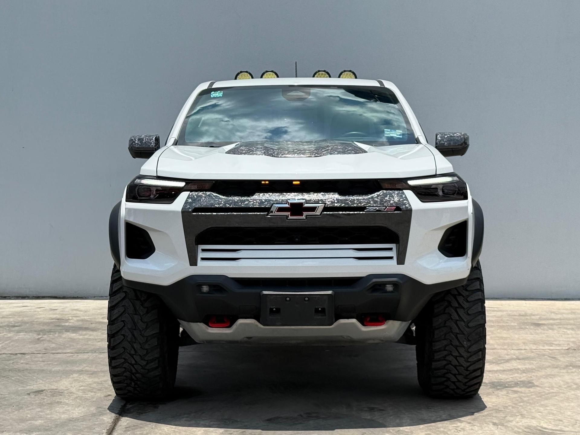 2023 CHEVROLET Colorado - FRONT