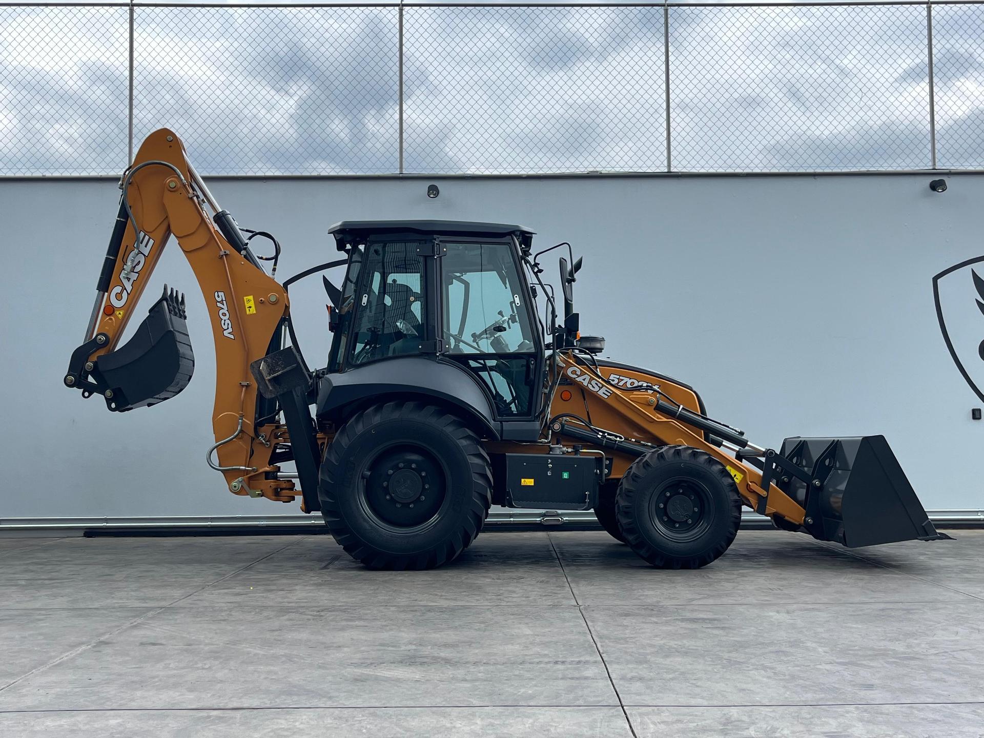 2025 CASE 570 SV - SIDE_LEFT