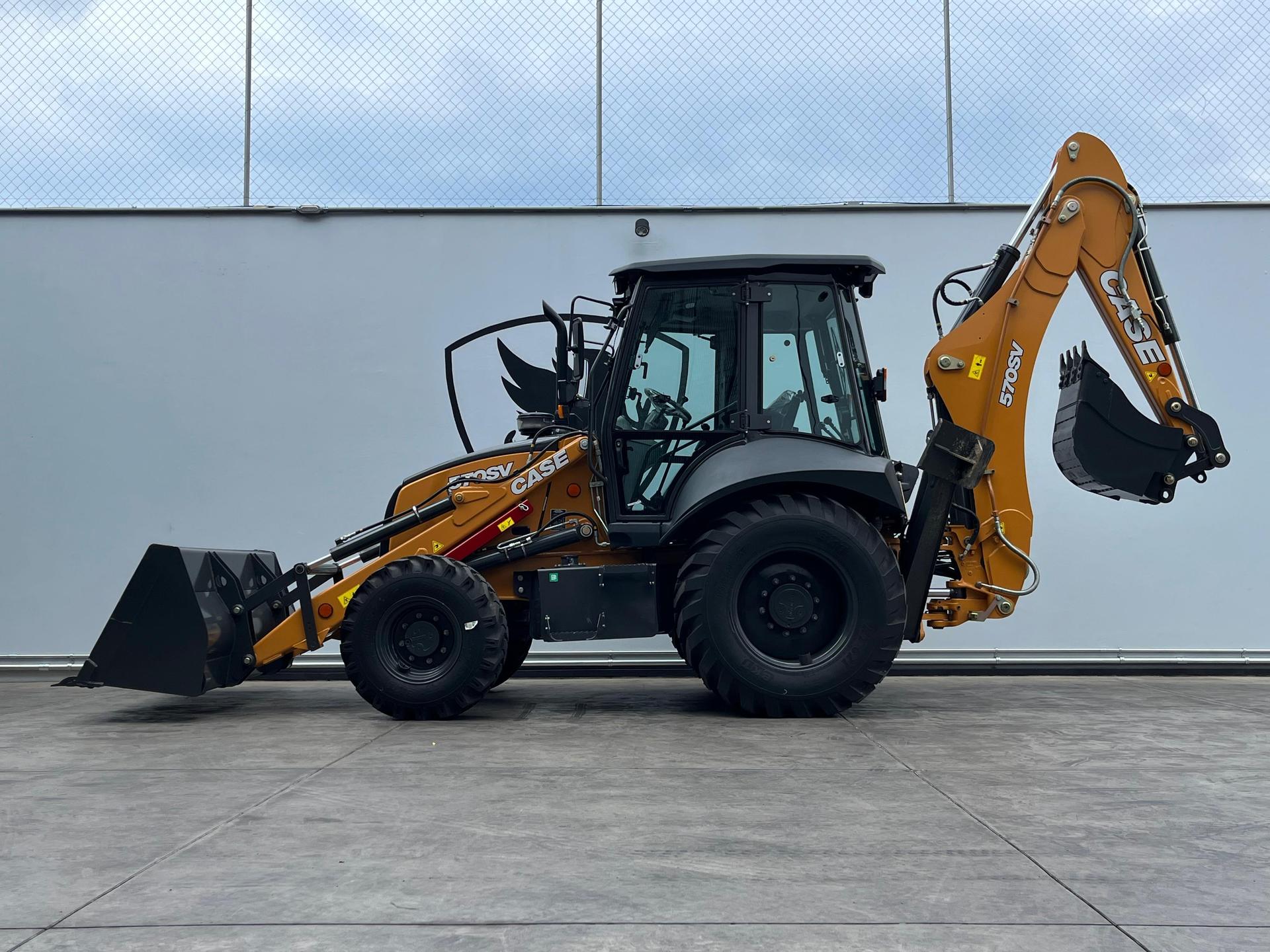 2025 CASE 570 SV - SIDE_RIGHT