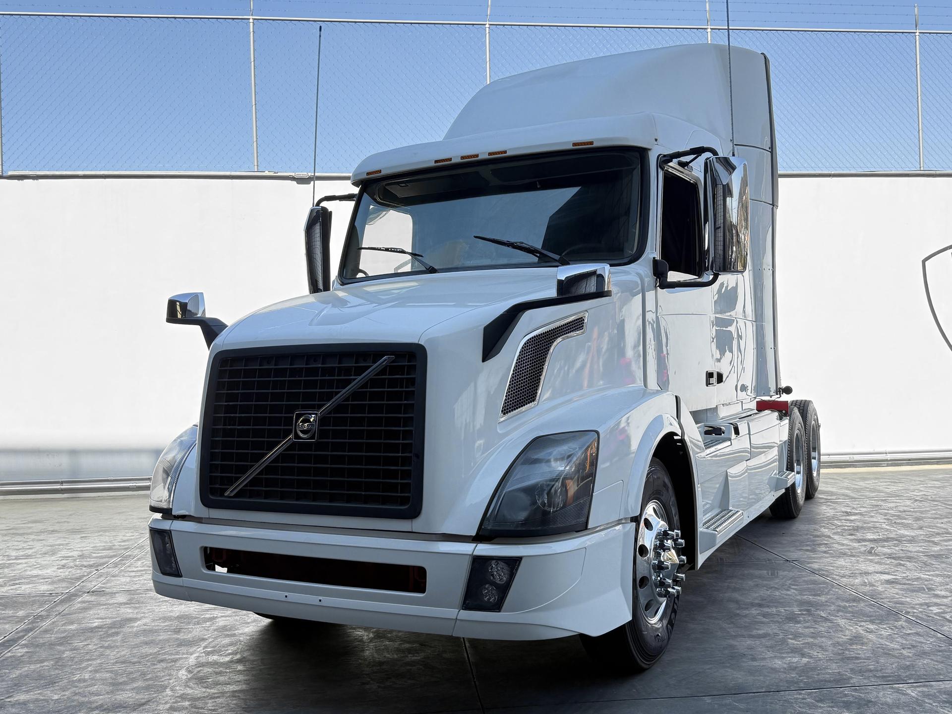 VOLVO_TRUCKS VNL 64T 630