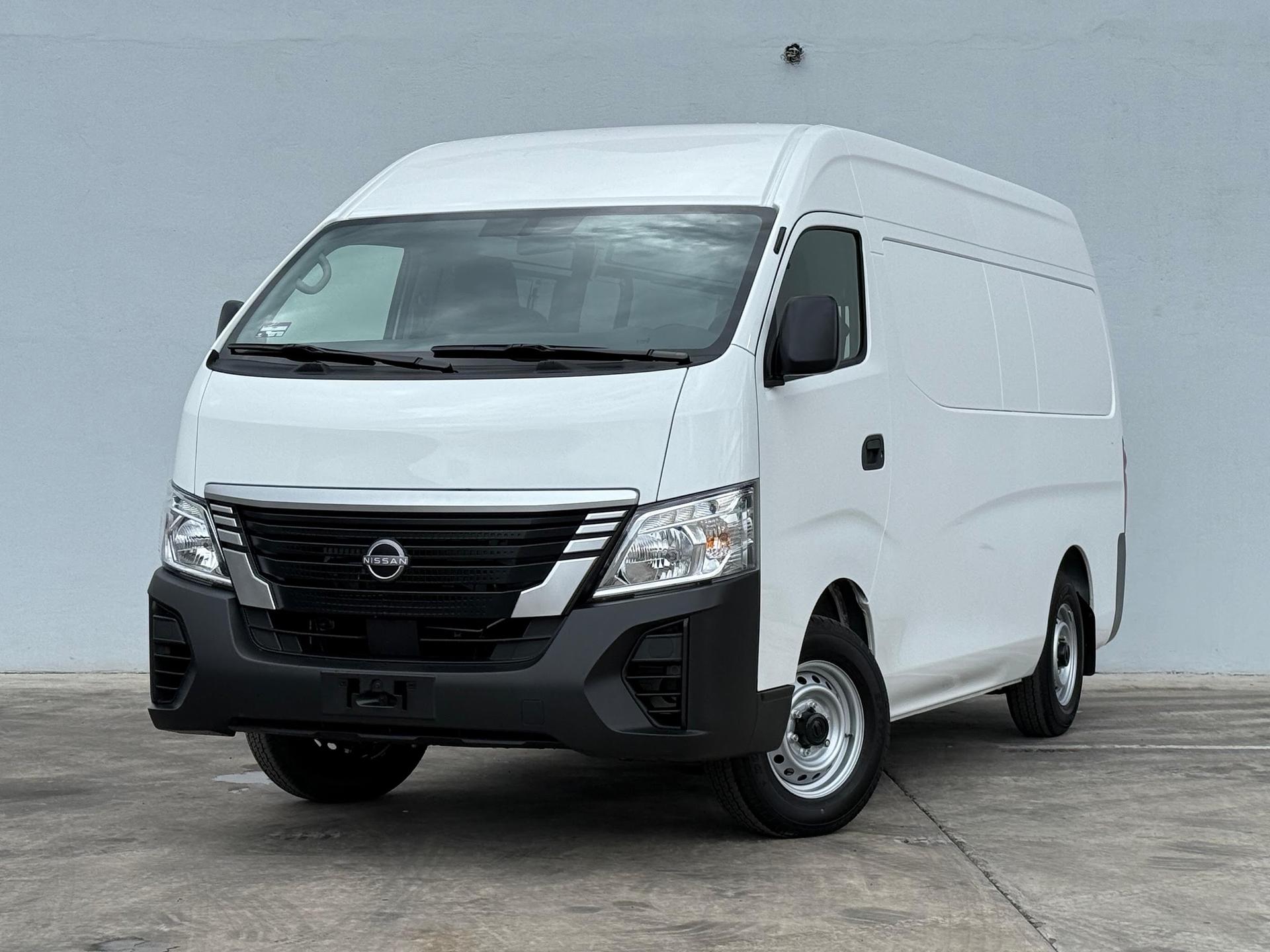NISSAN Urvan PANEL AMPLIA AA 26