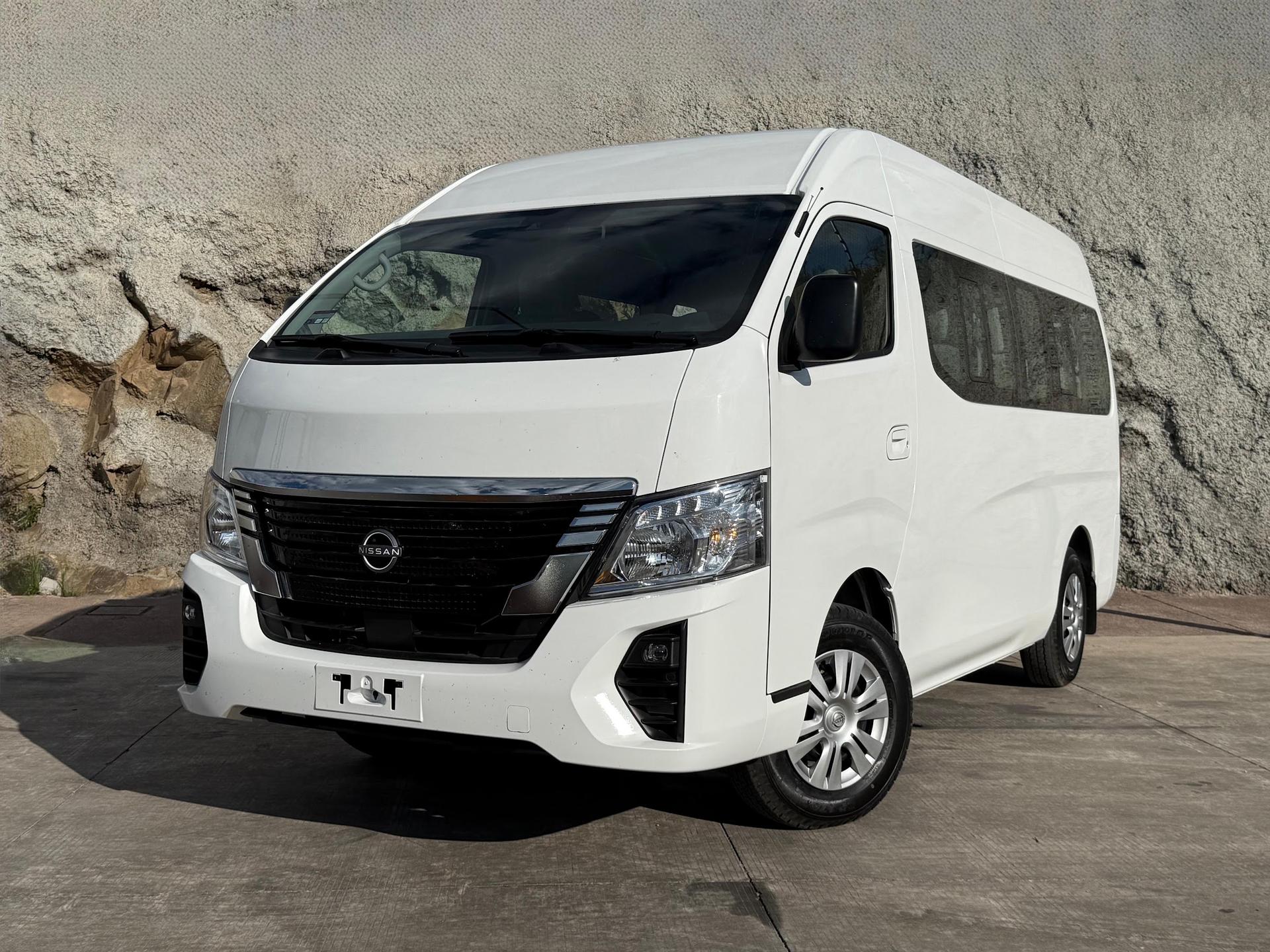 NISSAN Urvan NV350 AMPLIA