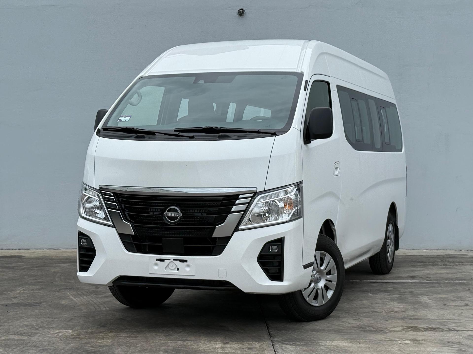 NISSAN Urvan NV350 AMPLIA