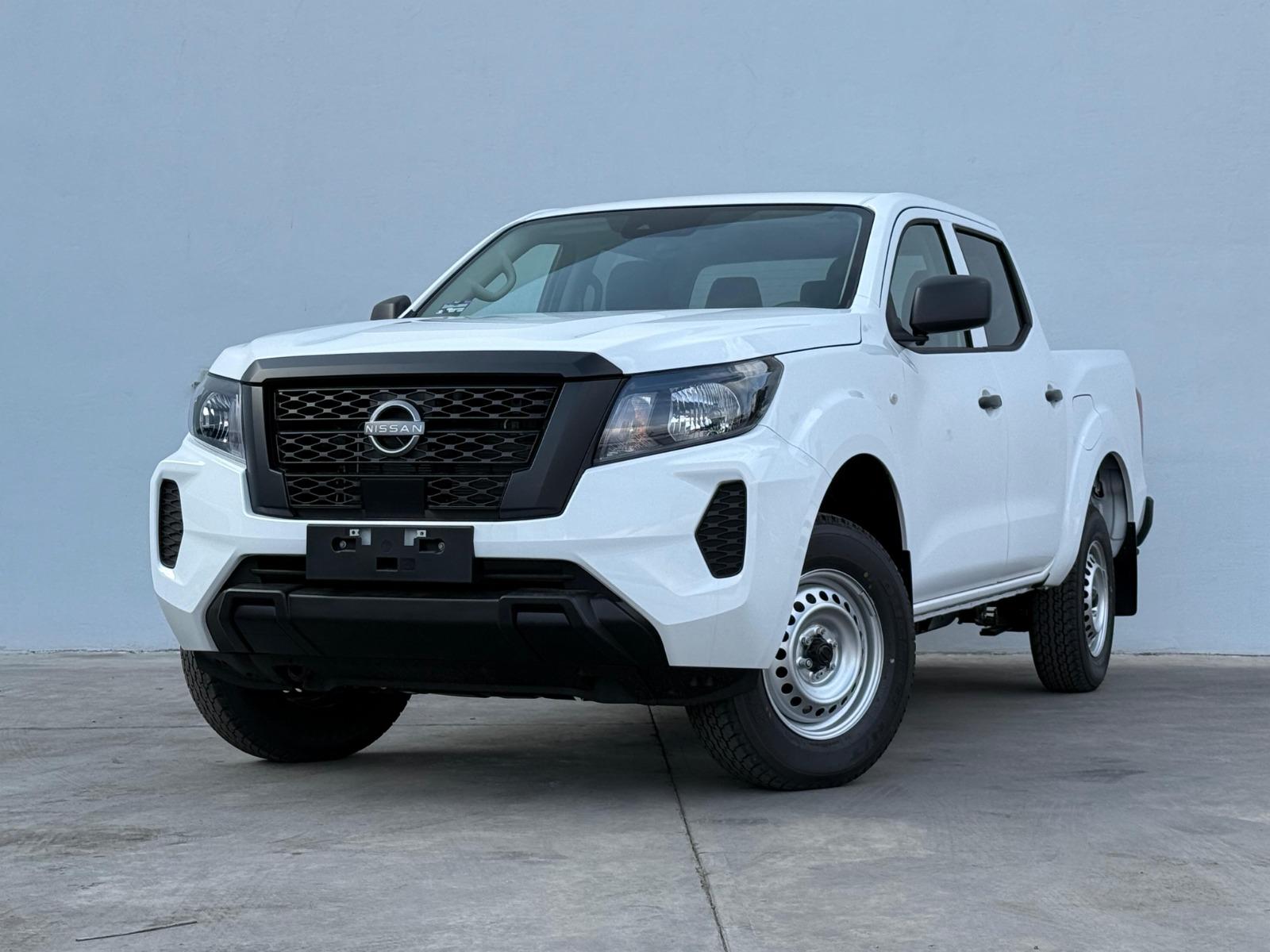 NISSAN Frontier SE
