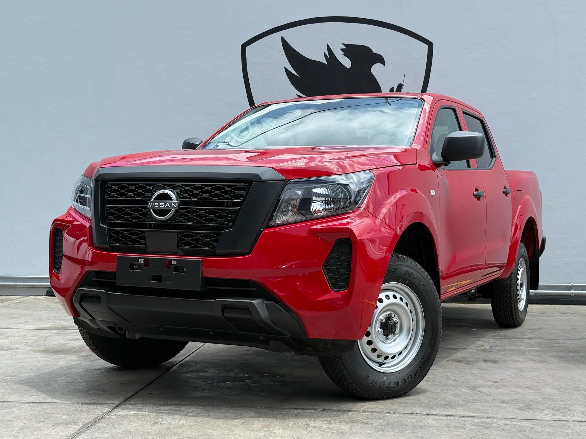 NISSAN Frontier SE