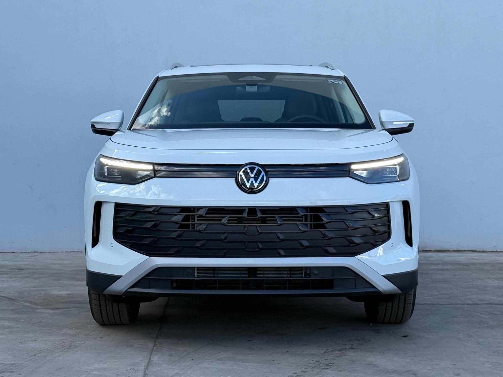 2026 VOLKSWAGEN Tiguan Comfortline - FRONT