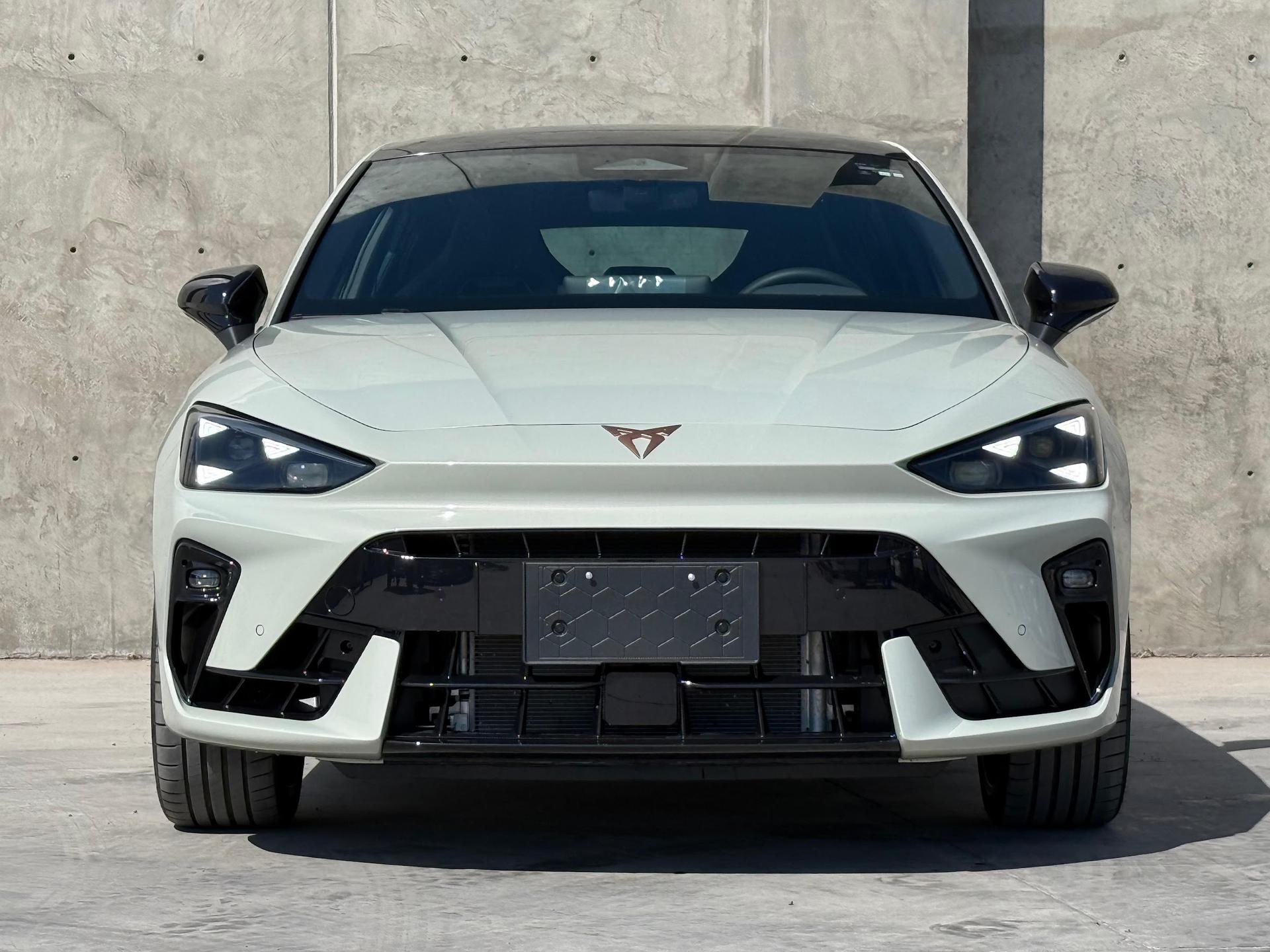 2026 CUPRA Leon - FRONT