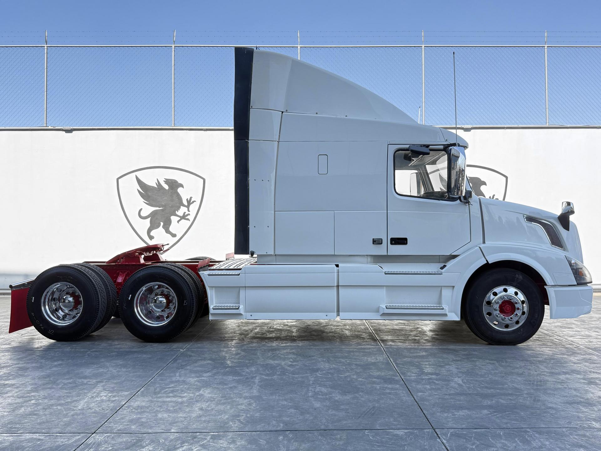 2016 VOLVO TRUCKS VNL 64T 630 - SIDE_RIGHT