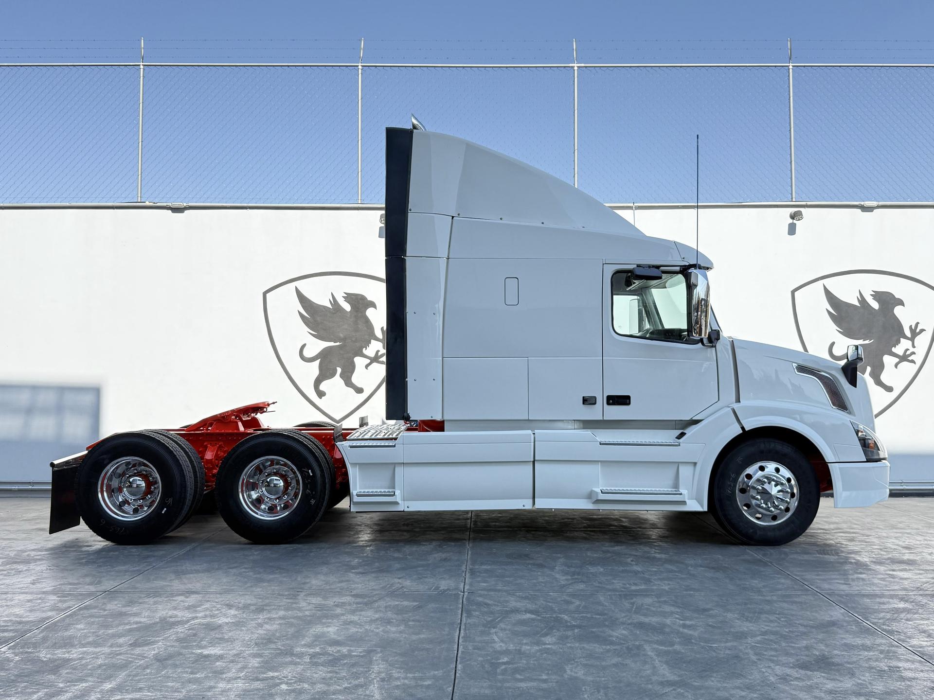 2016 VOLVO TRUCKS VNL 64T 630 - SIDE_RIGHT