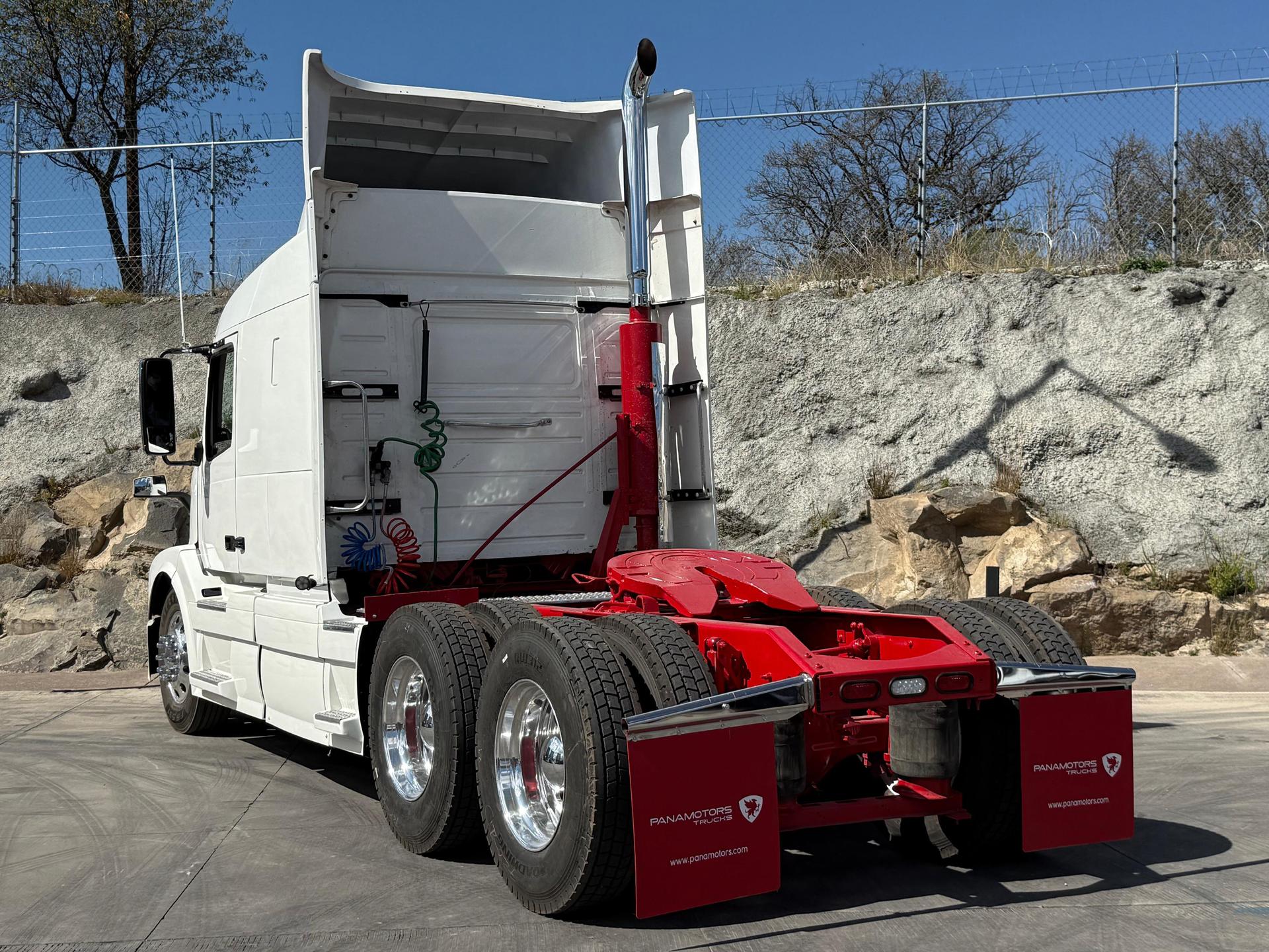 2016 VOLVO TRUCKS VNL 64T 630 - REAR_DRIVER_SIDE
