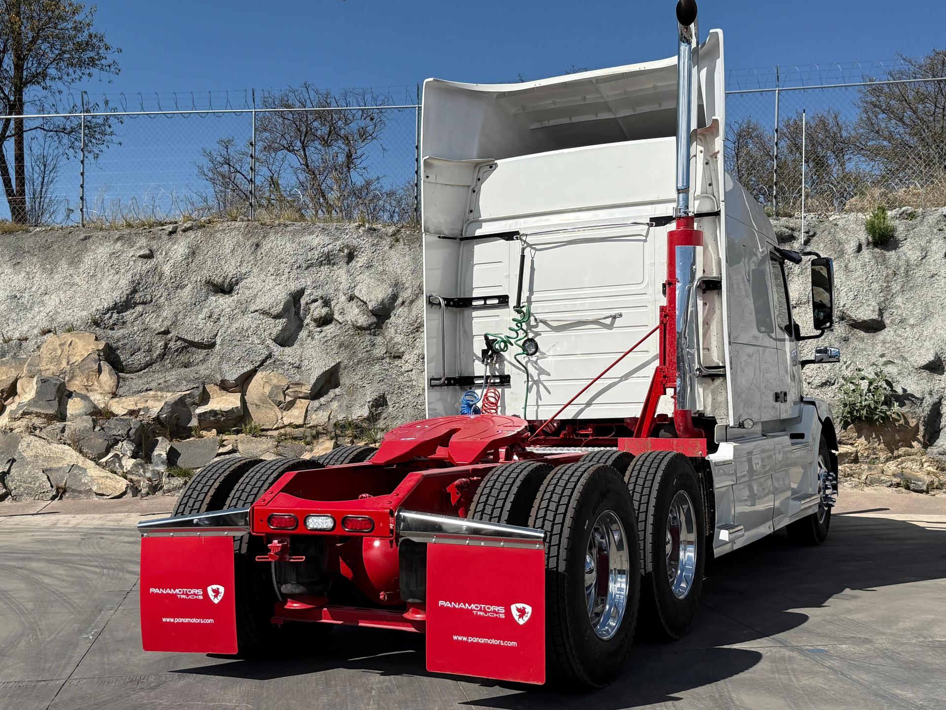 2016 VOLVO TRUCKS VNL 64T 630 - REAR_PASSENGER_SIDE