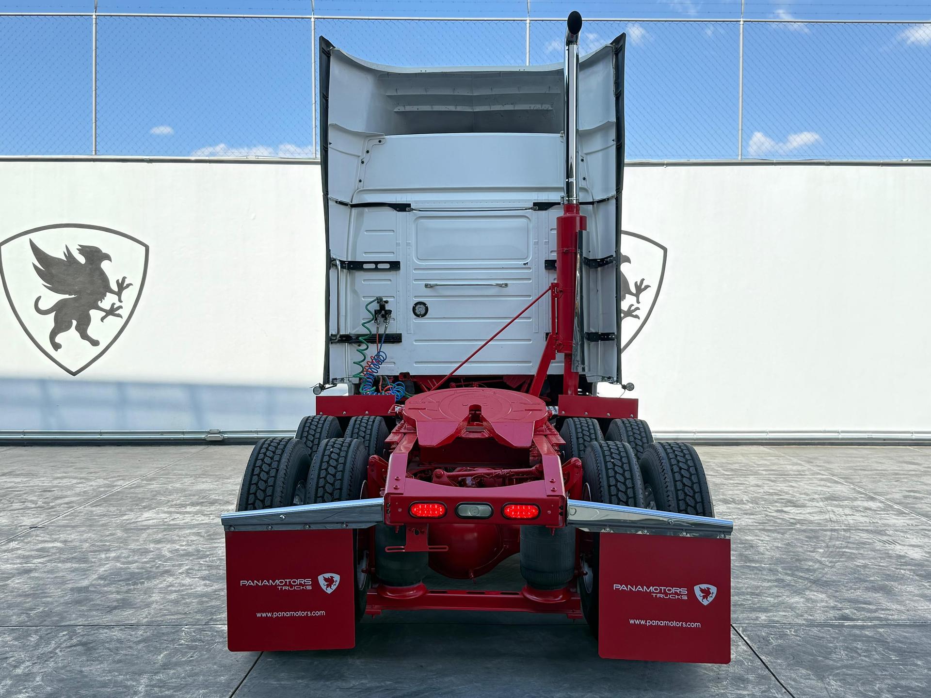 2016 VOLVO TRUCKS VNL 64T 630 - BACK