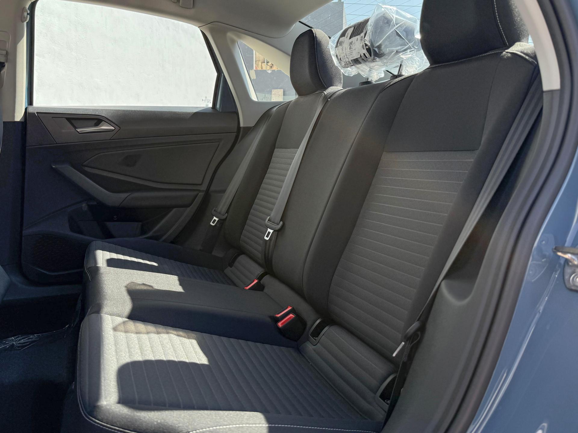 2026 VOLKSWAGEN Jetta - SEATS_REAR