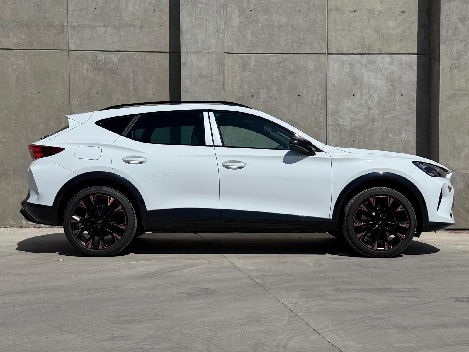 2026 CUPRA Formentor PHEV - SIDE_RIGHT