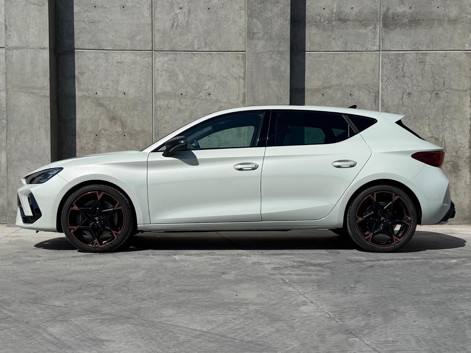 2026 CUPRA Leon - SIDE_LEFT