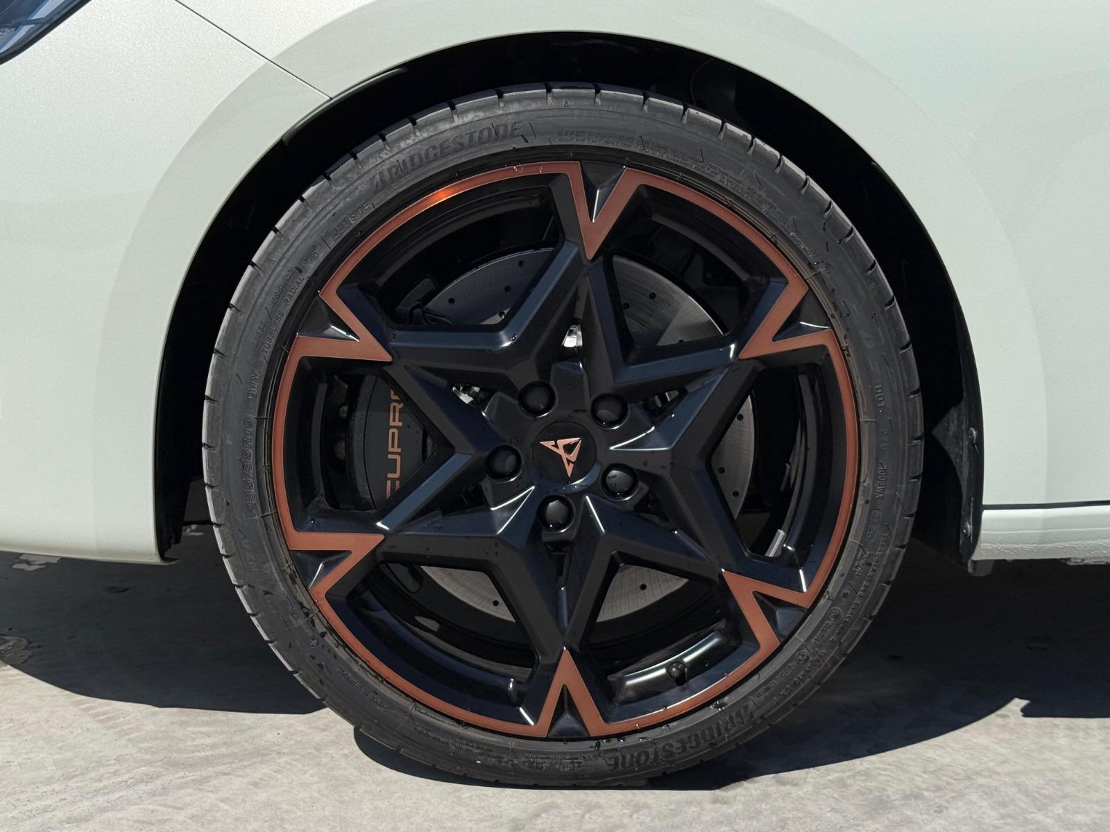 2026 CUPRA Leon - TIRES