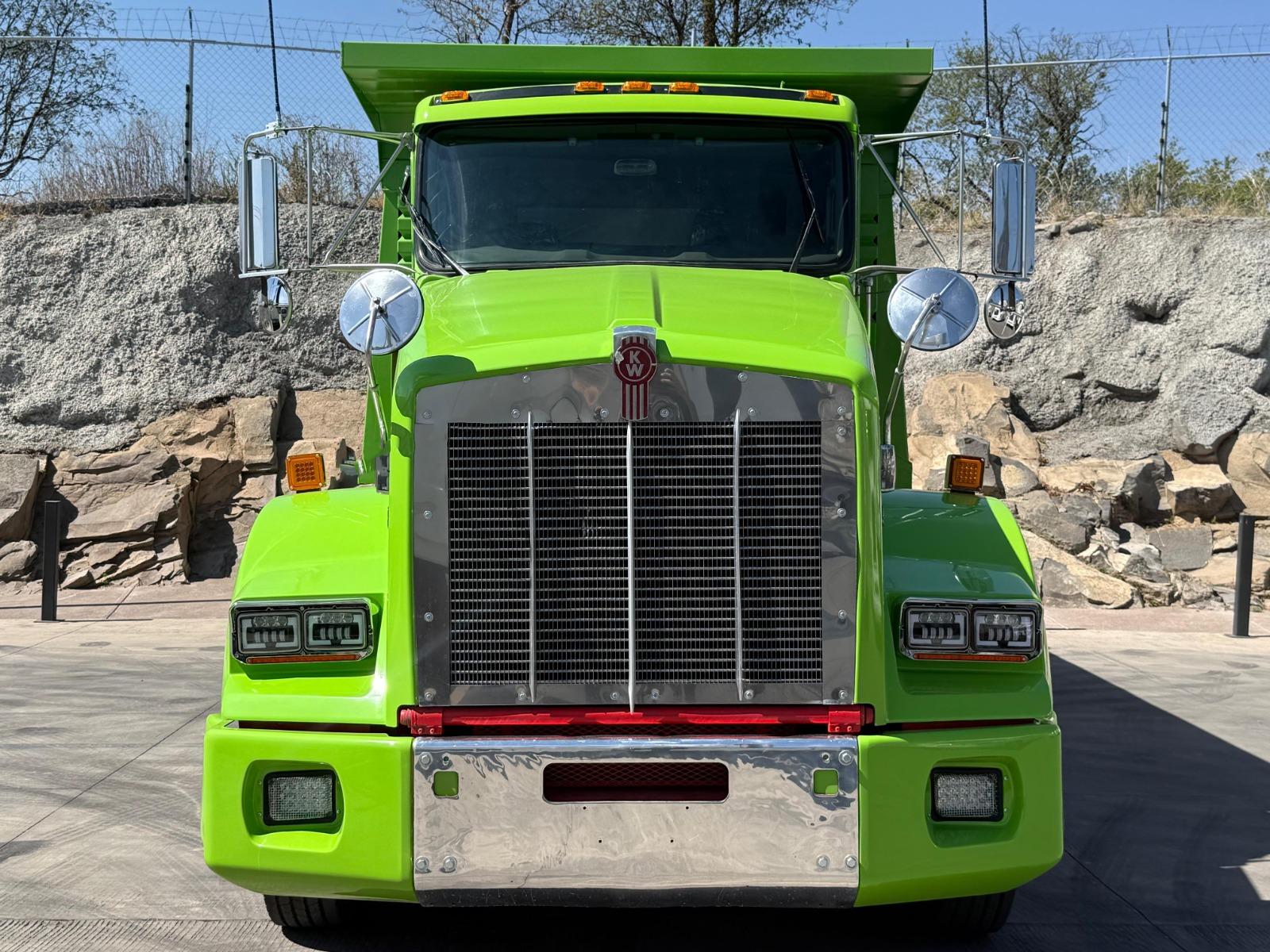 2016 KENWORTH T800 - FRONT