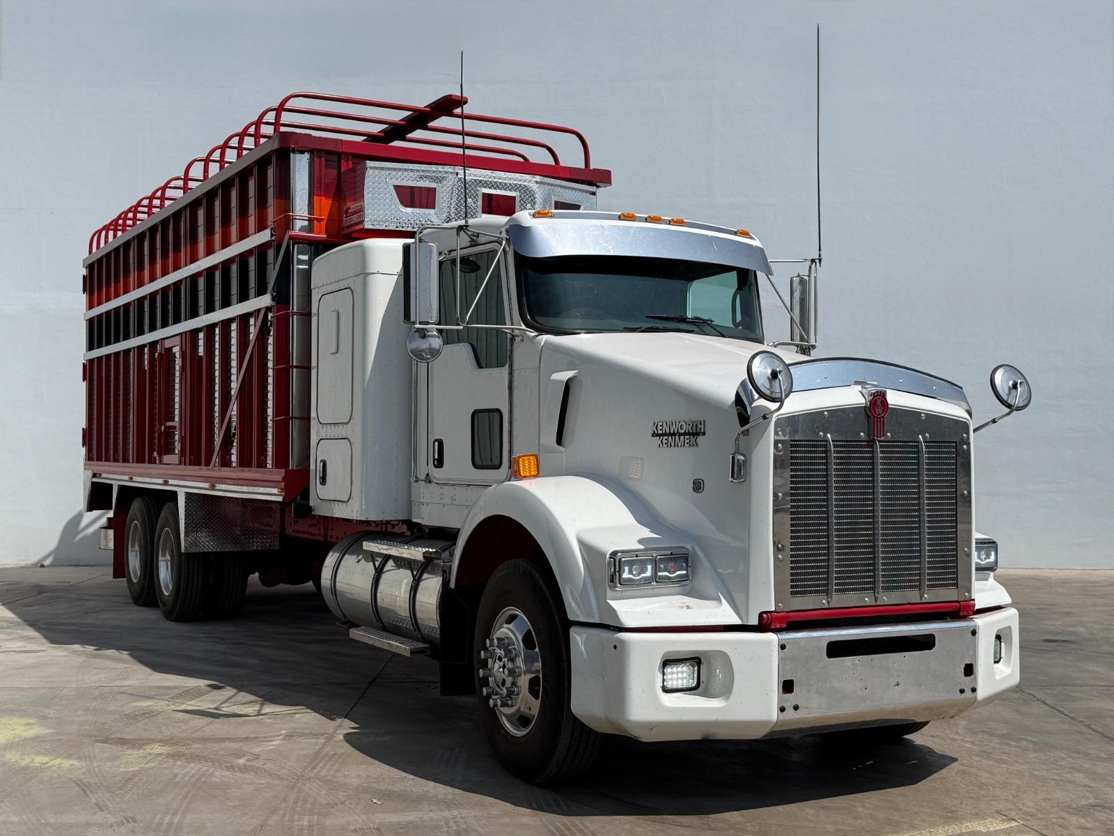 2018 KENWORTH T800 - FRONT_PASSENGER_SIDE