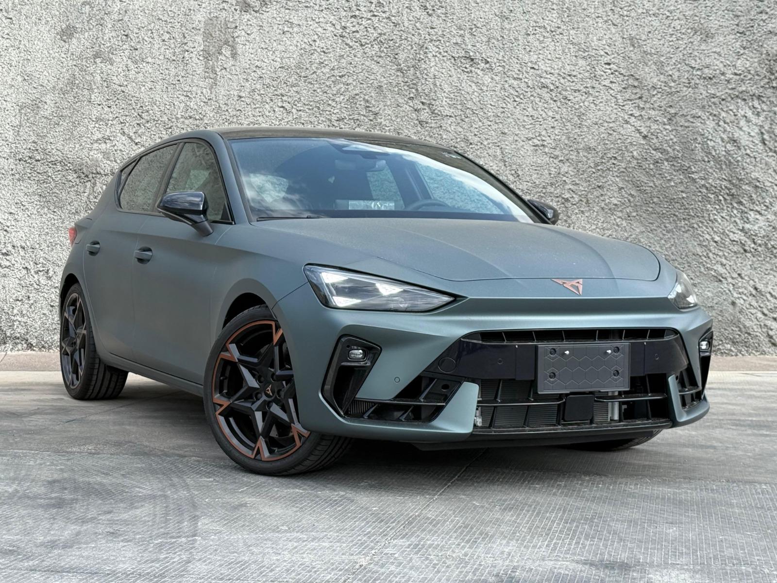 2026 CUPRA Leon VZ - FRONT_PASSENGER_SIDE