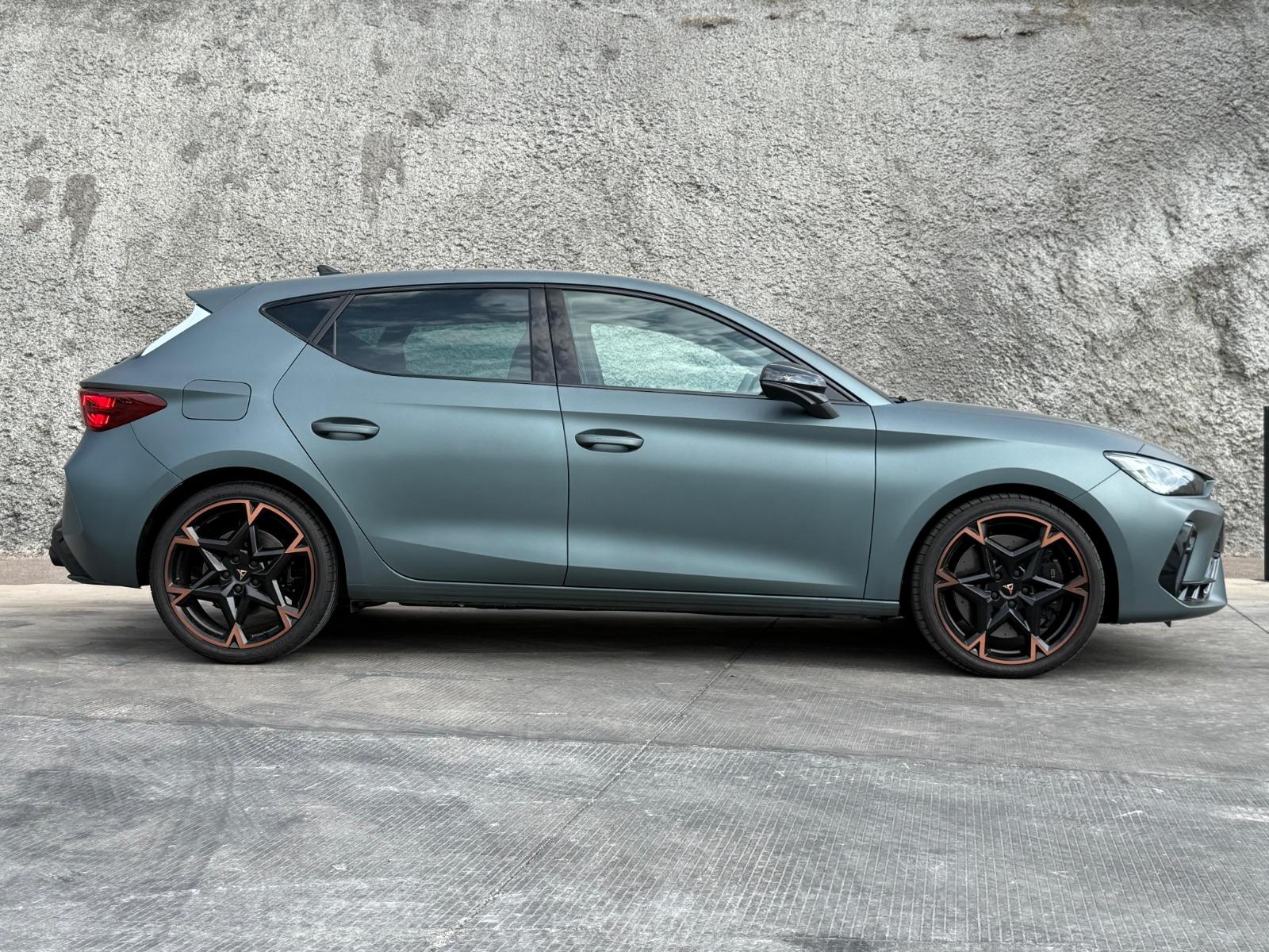 2026 CUPRA Leon VZ - SIDE_RIGHT
