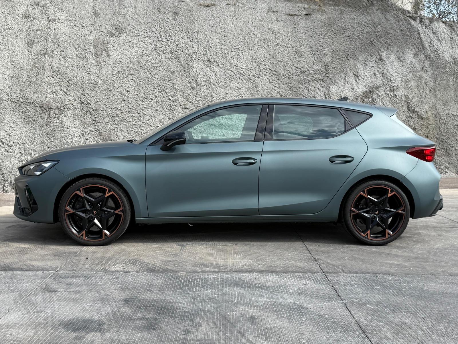 2026 CUPRA Leon VZ - SIDE_LEFT