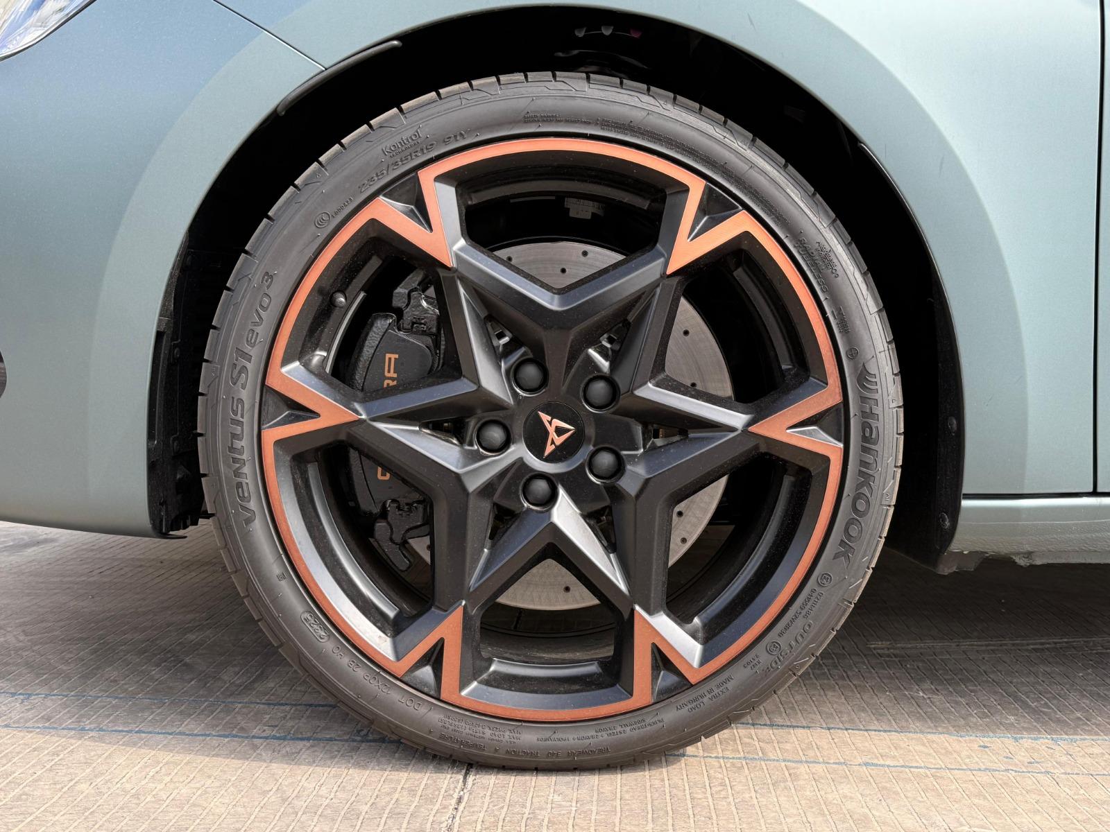 2026 CUPRA Leon VZ - TIRES