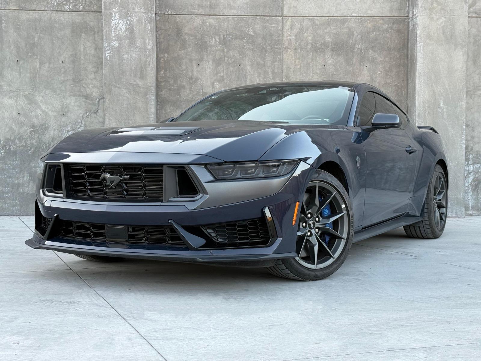 FORD Mustang Dark Horse