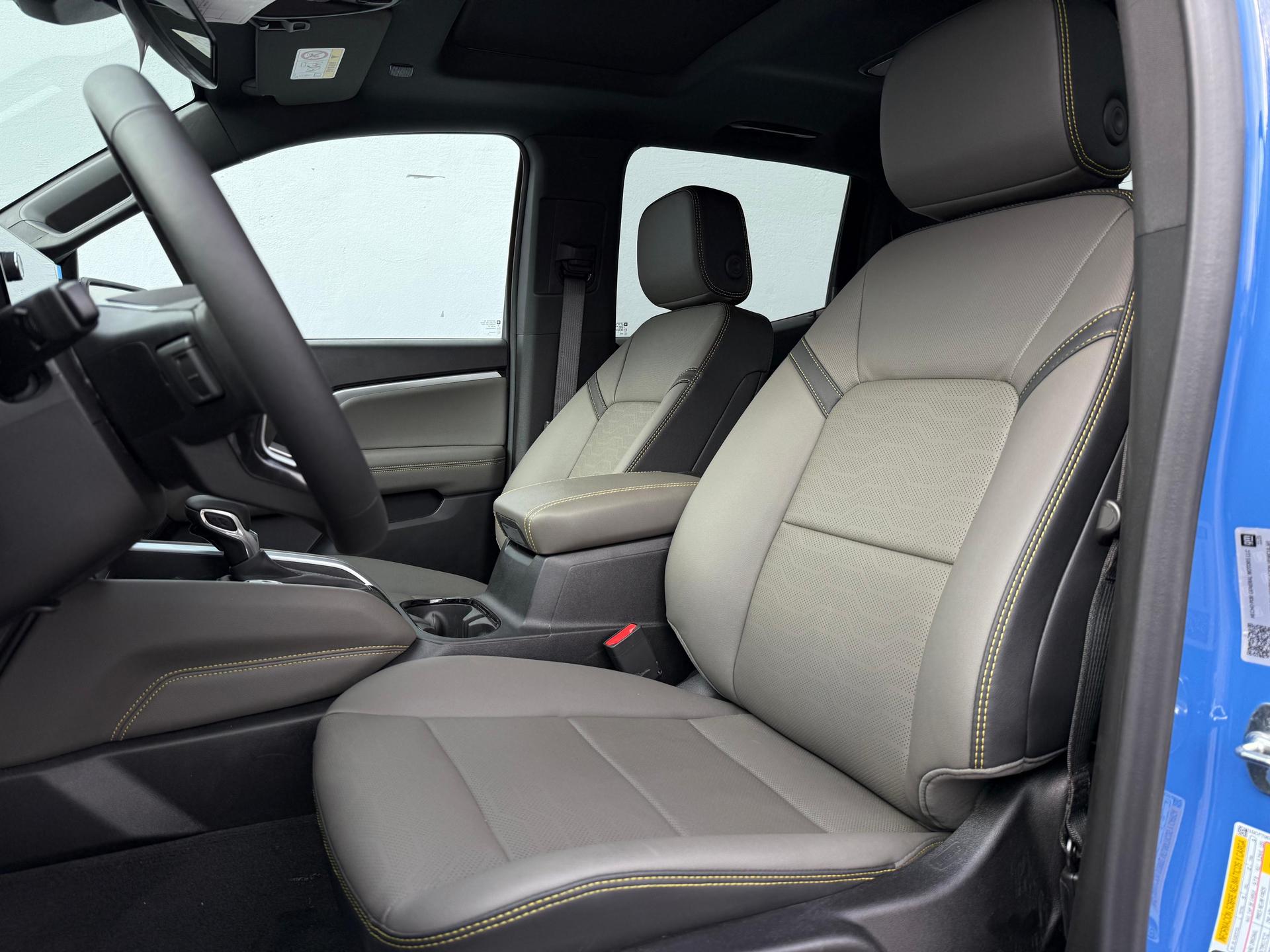 2026 CHEVROLET Colorado - SEATS_FRONT