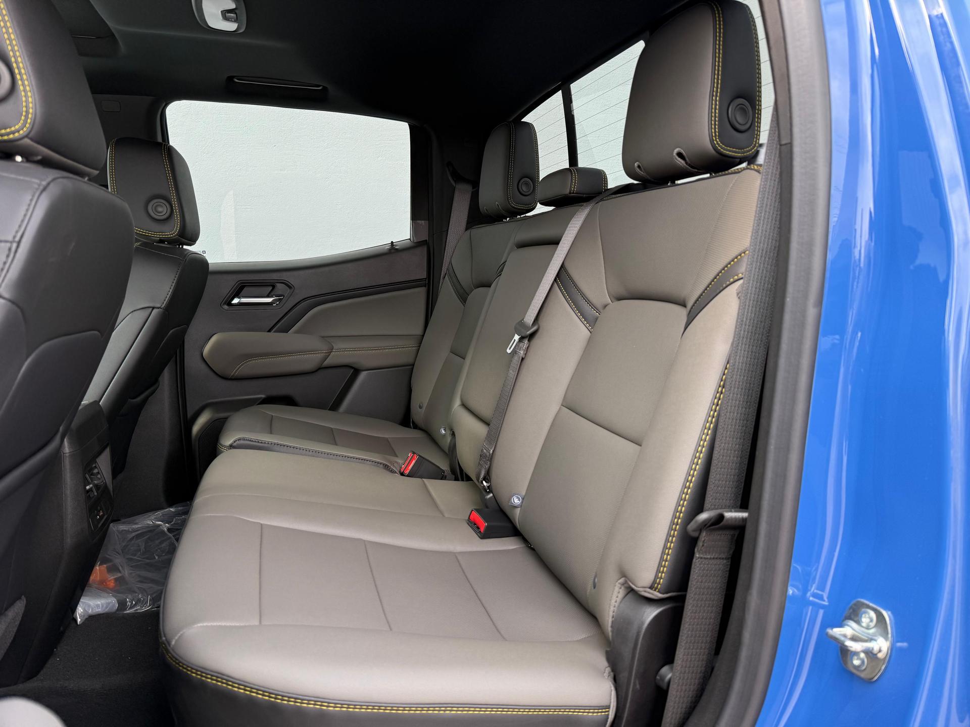 2026 CHEVROLET Colorado - SEATS_REAR