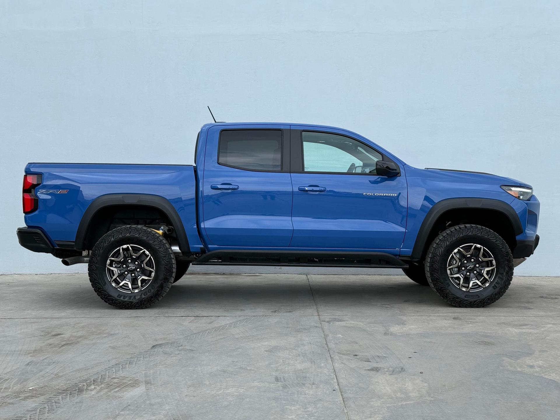 2026 CHEVROLET Colorado - SIDE_RIGHT