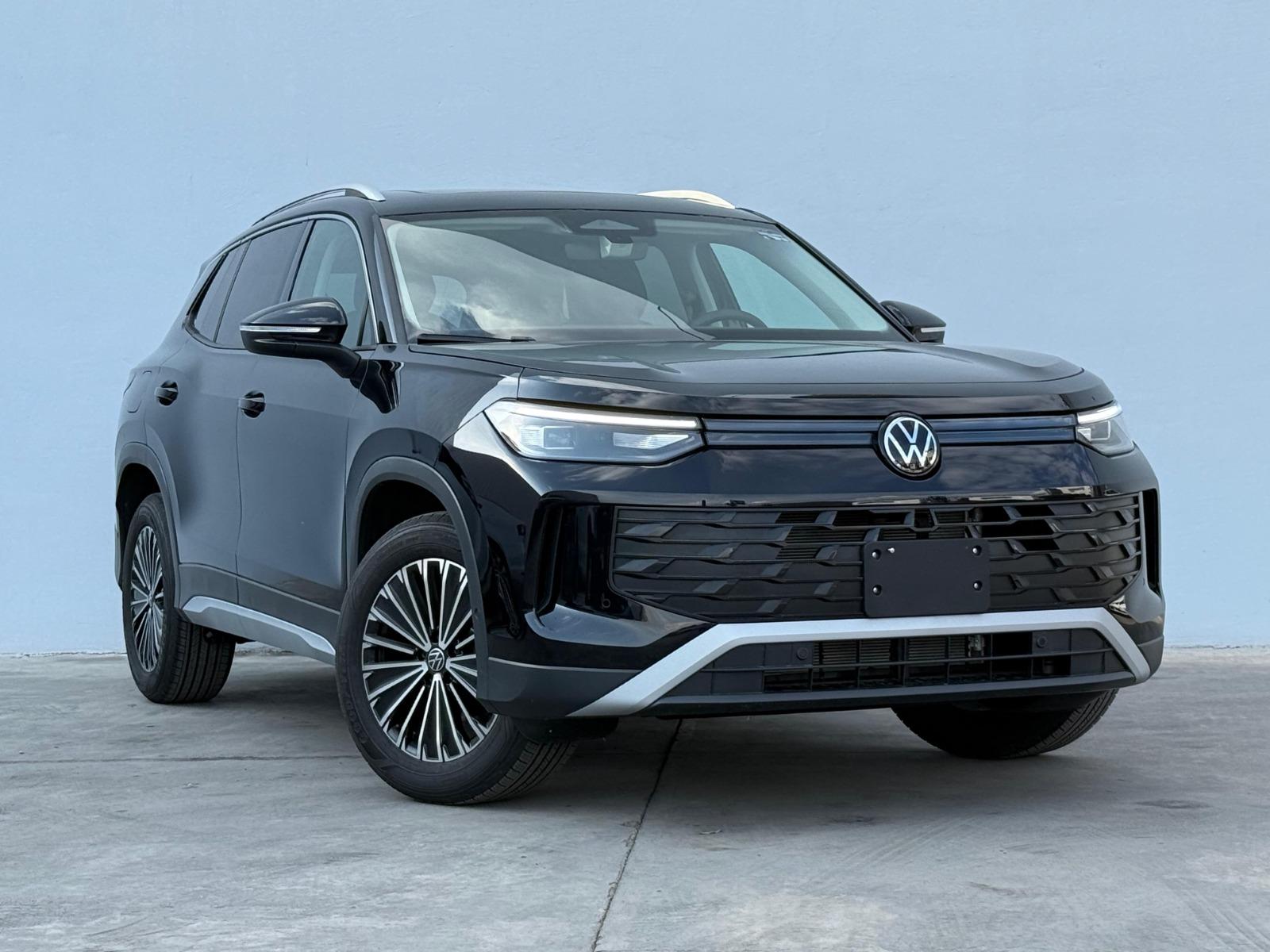 2026 VOLKSWAGEN Tiguan - FRONT_PASSENGER_SIDE