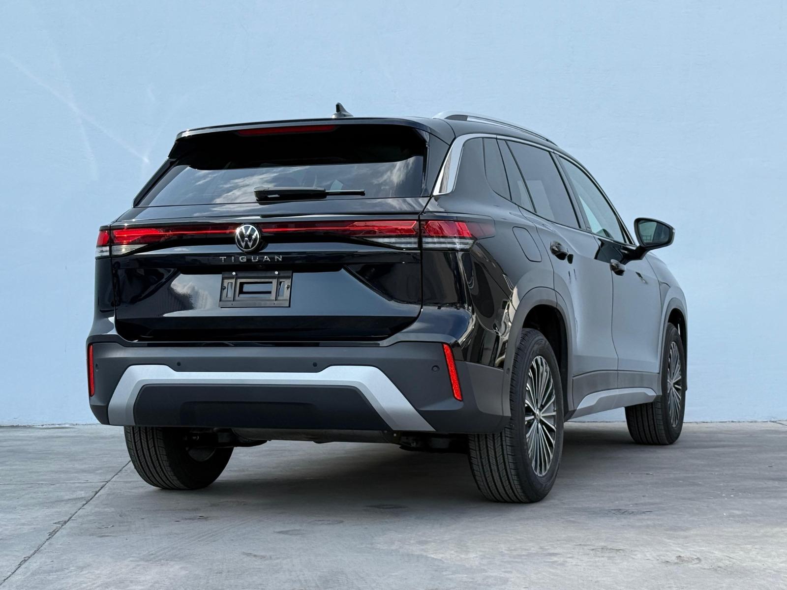 2026 VOLKSWAGEN Tiguan - REAR_PASSENGER_SIDE
