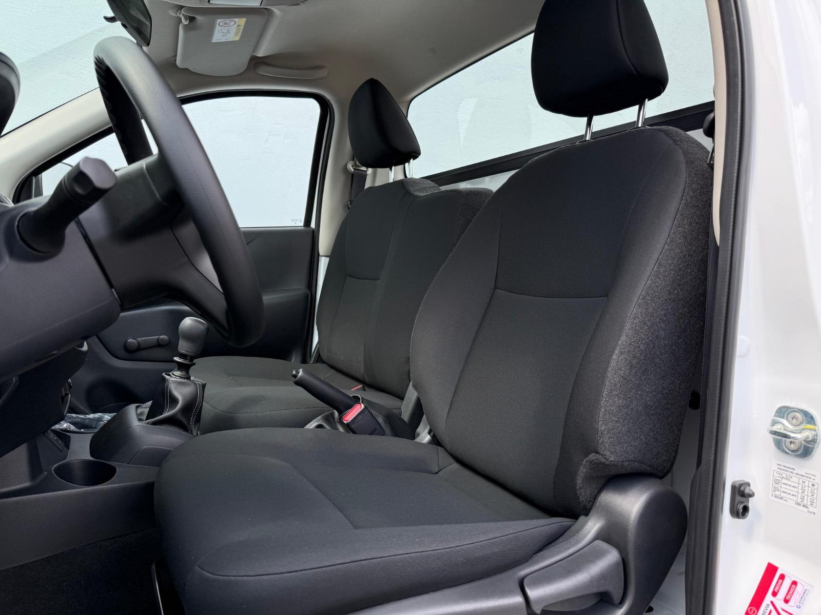 2026 NISSAN NP300 Chasis - SEATS_FRONT