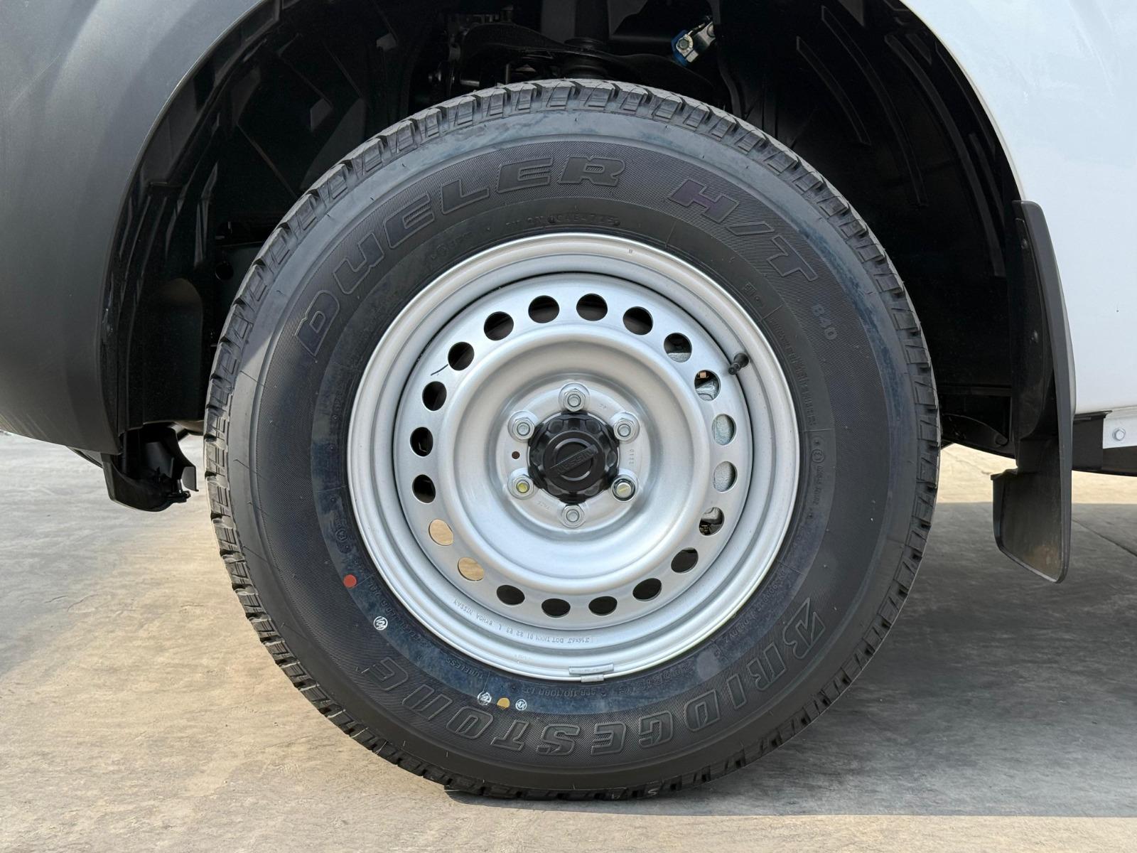 2026 NISSAN NP300 - TIRES