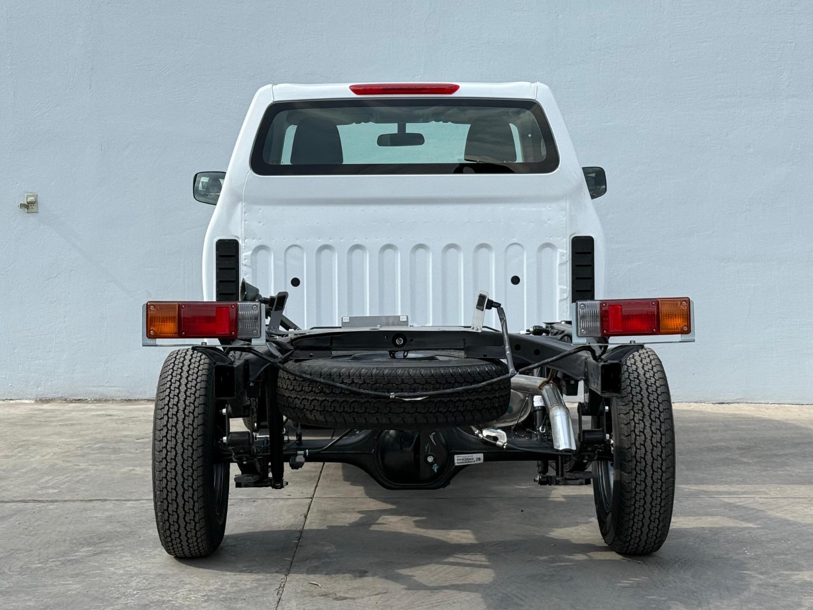 2026 NISSAN NP300 Chasis - BACK