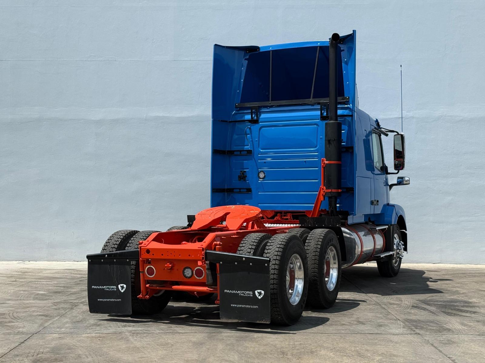 2016 VOLVO TRUCKS VNL - REAR_PASSENGER_SIDE