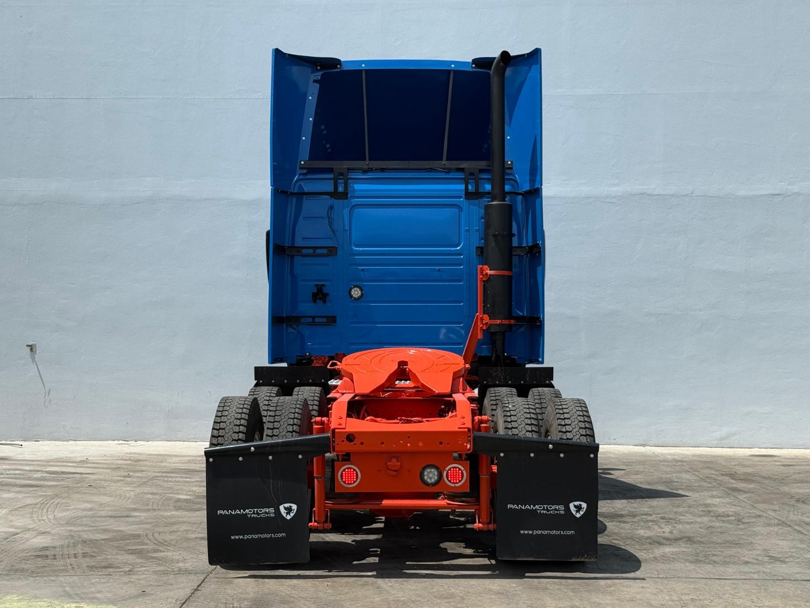 2016 VOLVO TRUCKS VNL - BACK