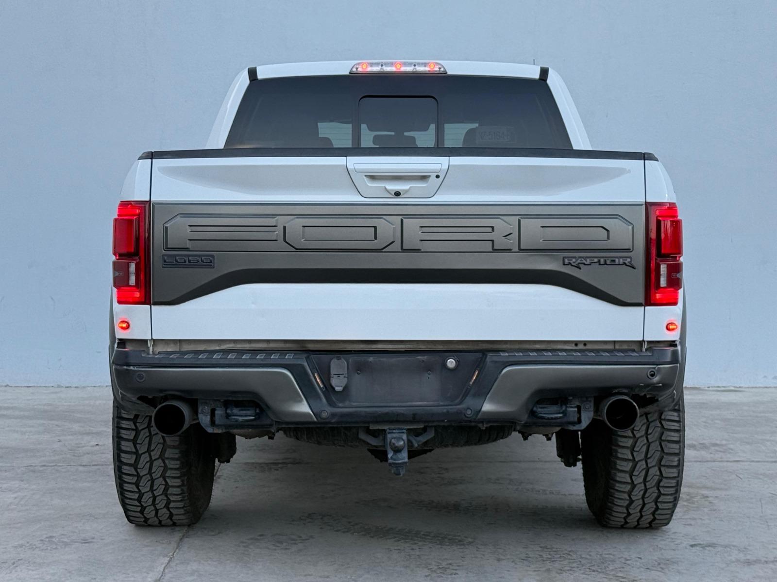 2018 FORD Lobo - BACK