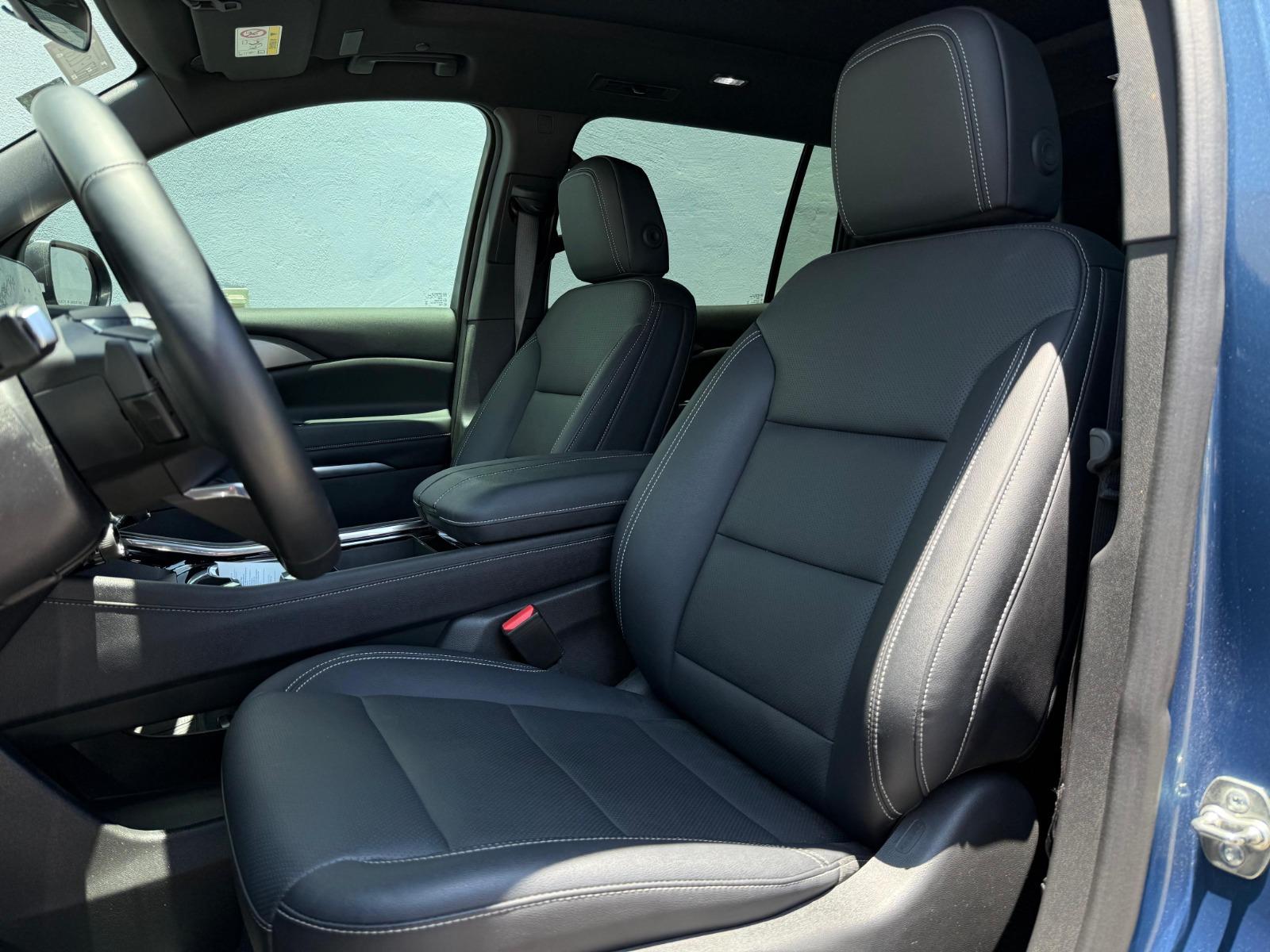 2025 CHEVROLET Traverse - SEATS_FRONT