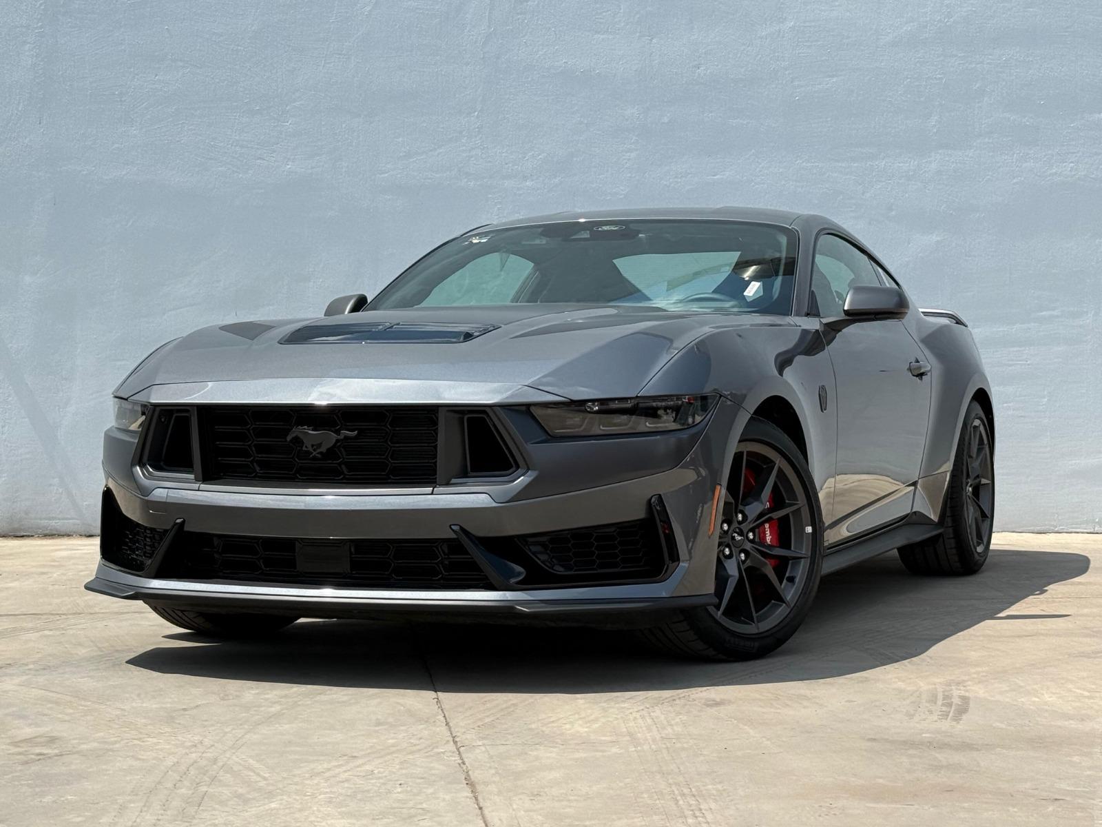 FORD Mustang Dark Horse