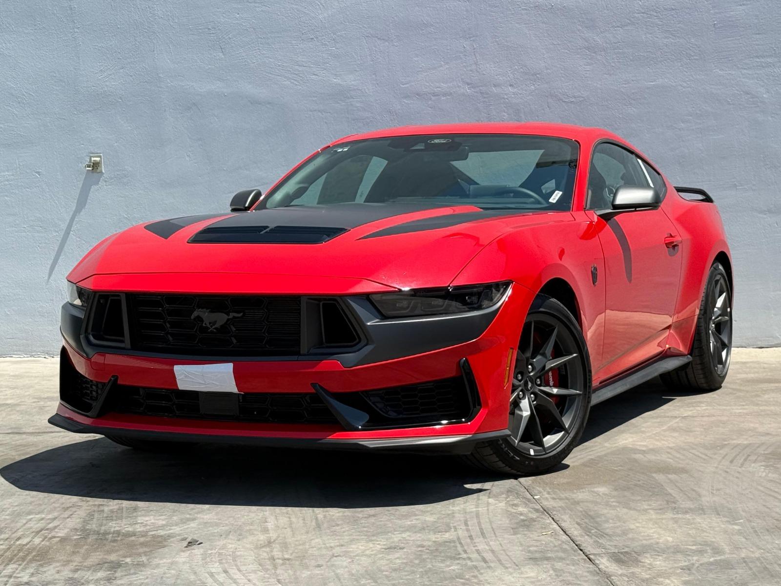 FORD Mustang Dark Horse