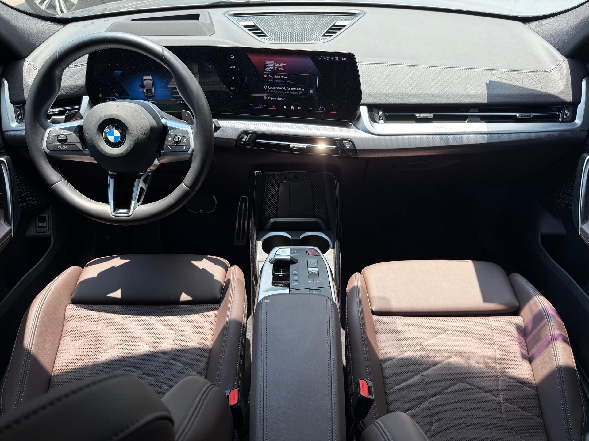 2025 BMW X2 - DASHBOARD
