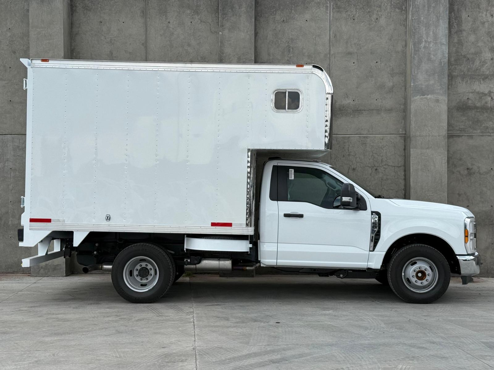 2026 FORD F-350 XL Plus Caja Seca - SIDE_RIGHT