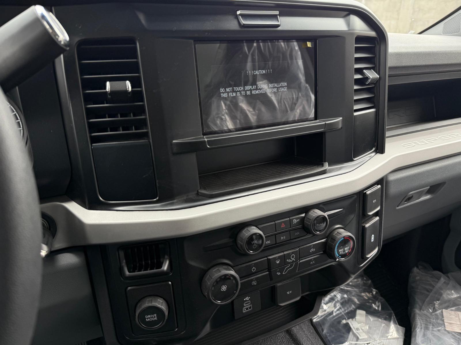 2026 FORD F-350 XL Plus Caja Seca - DASHBOARD